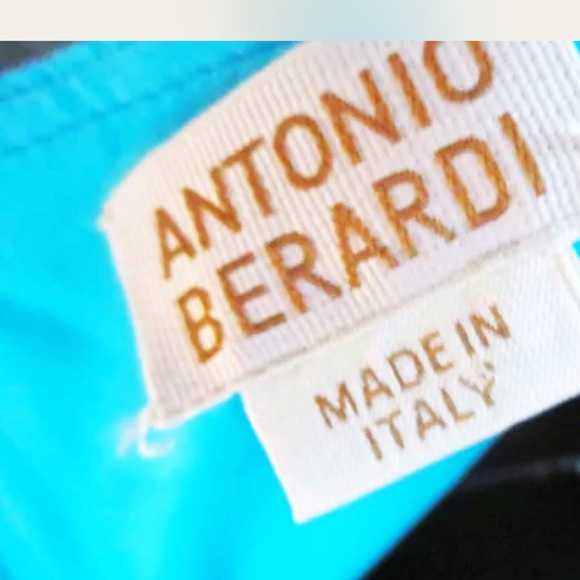 Beautiful asymmetrical blue silky Antonio Berardi sexy skirt. Size medium. - Picture 4 of 4